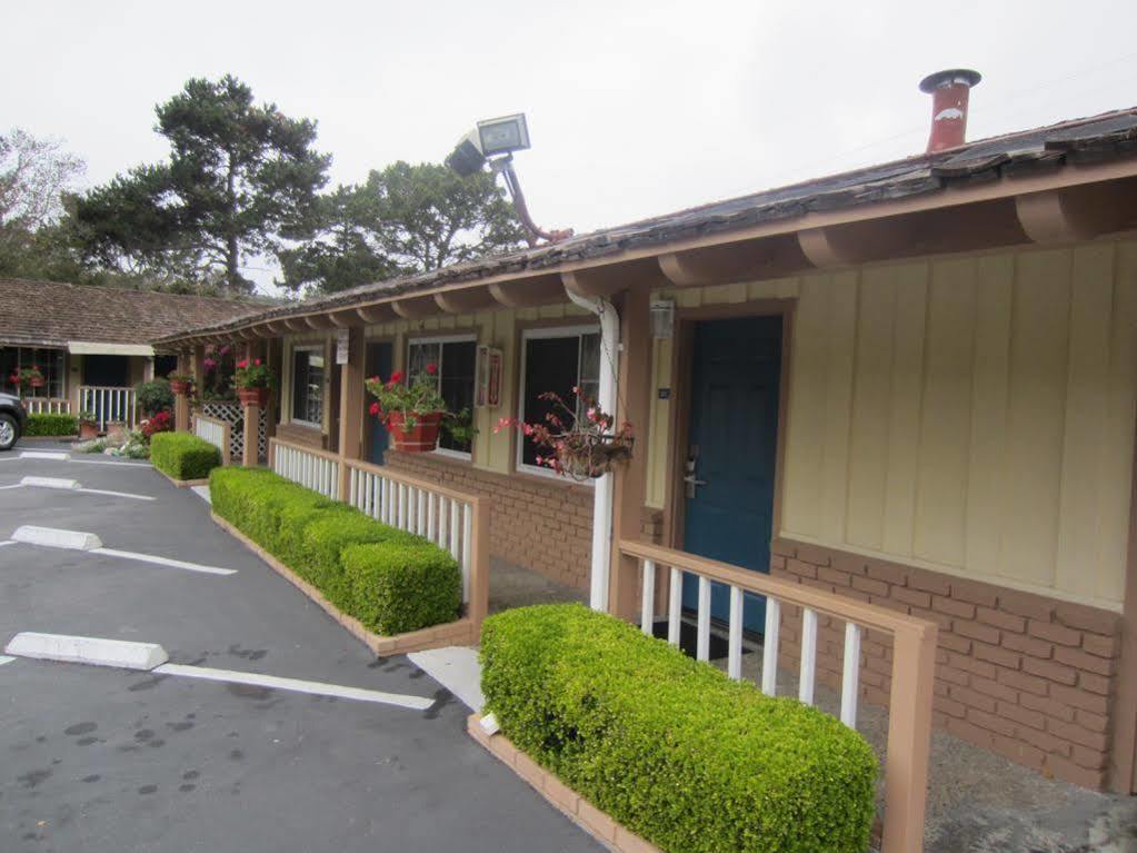 Padre Oaks Motel Monterey Exterior photo