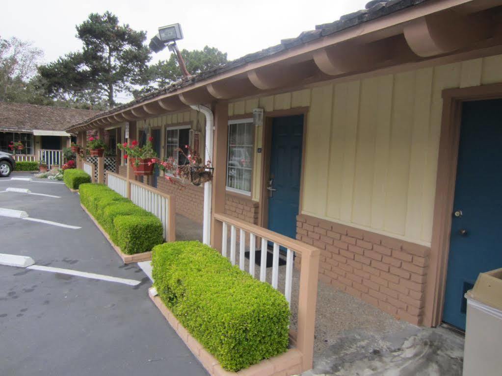 Padre Oaks Motel Monterey Exterior photo